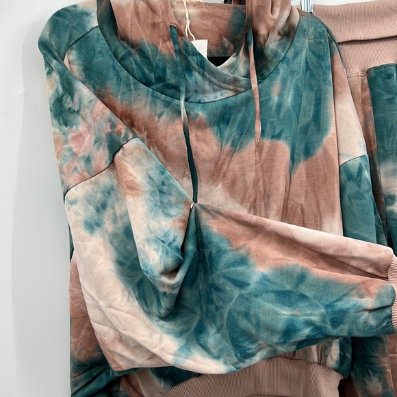 297. Hem & Thread Anthro Tie Dye Hooded Sweatshirt/Sweatpant Set NWT - Picture 6 of 11